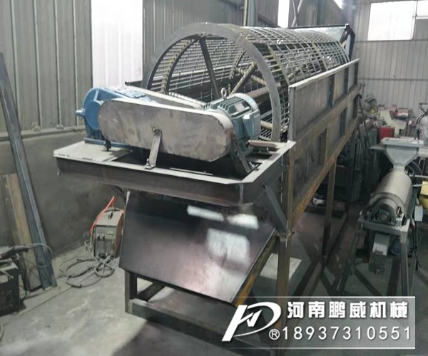 碎石滚筒筛产量小和滚筒筛安装角度有关吗?