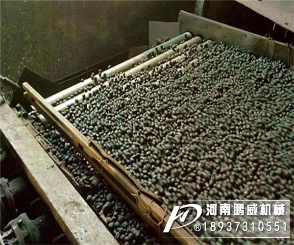 宽度1420mm颗粒物料圆辊筛筛分现场